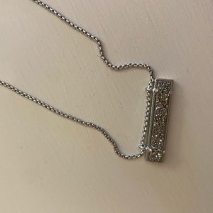 sliver kendra scott necklace